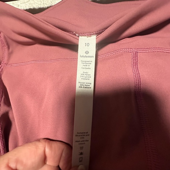 Lululemon capri leggings. Size 10. Mid rise pace rival - Picture 3 of 4